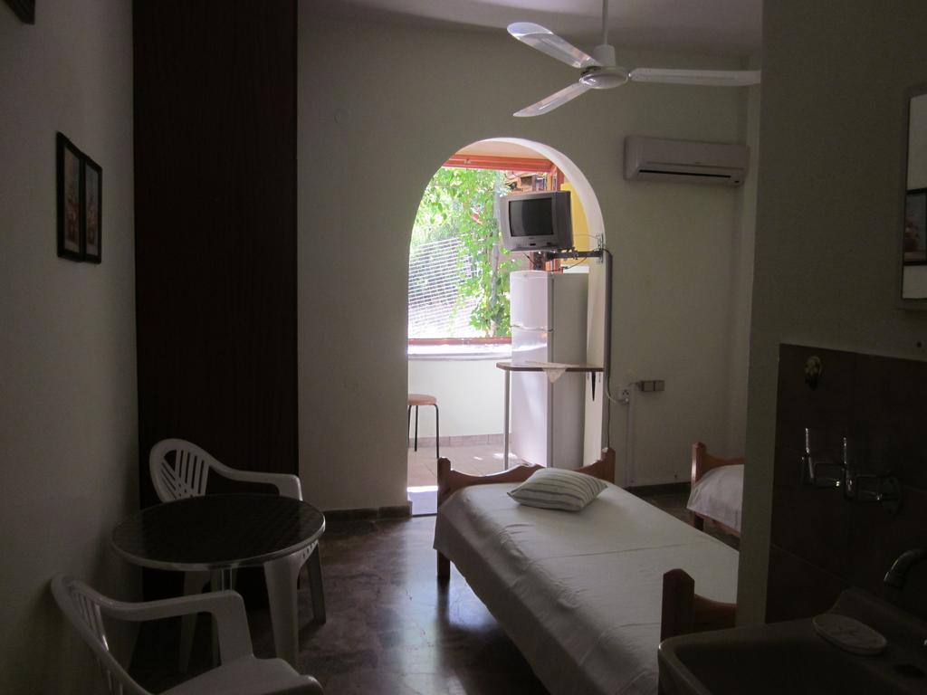 Gialtra Tina Rooms الغرفة الصورة